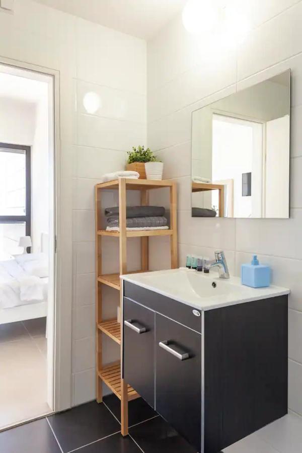 Oַ&O Group- Luxury Apt Tower Best Sea View Bat Jam Zewnętrze zdjęcie