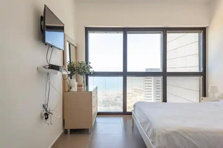 Oַ&O Group- Luxury Apt Tower Best Sea View Bat Jam Zewnętrze zdjęcie
